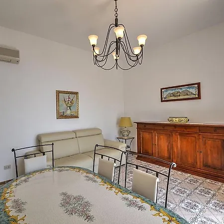 Sleeps 6 Air Con Wifi *