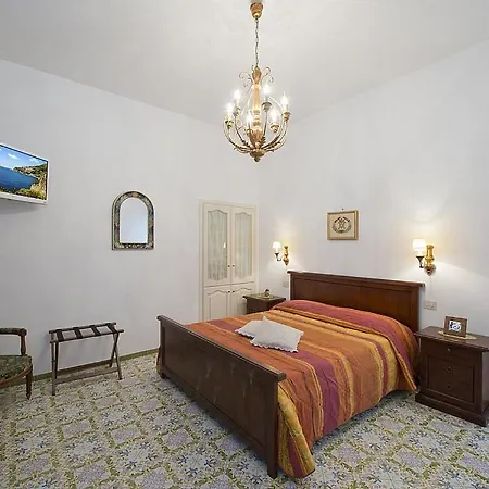 Sleeps 6 Air Con Wifi *